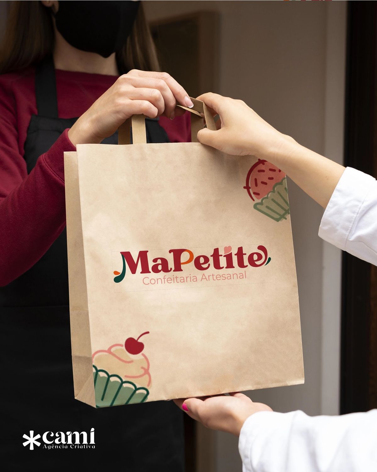 White Paper Customizable Shopping Bag with Handles